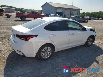 Trzecie zdjęcie samochodu z tyłu: 2018 HYUNDAI ACCENT SE VIN:3KPC24A37JE024215 - miniatura