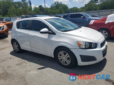 Czwarte zdjęcie samochodu z boku: 2012 CHEVROLET SONIC LT VIN:1G1JC6SH2C4155270 - miniatura
