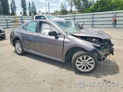 Czwarte zdjęcie samochodu z boku: 2022 TOYOTA CAMRY LE VIN:4T1C11AK9NU654474 - miniatura