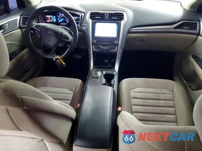 Zdjęcie 8 z 12 samochodu: 2019 FORD FUSION SE VIN:3FA6P0HDXKR217867 - miniatura