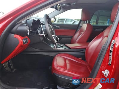 Zdjęcie 7 z 13 samochodu: 2019 ALFA ROMEO GIULIA VIN:ZARFAMAN3K7600844 - miniatura