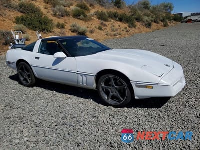Czwarte zdjęcie samochodu z boku: 1990 CHEVROLET CORVETTE VIN:1G1YY2382L5106295 - miniatura