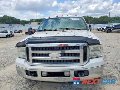 Piąte zdjęcie samochodu w środku: 2005 FORD F350 SUPER DUTY VIN:1FTWW32P65EA72707 - miniatura