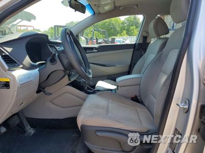 Zdjęcie 7 z 12 samochodu: 2016 HYUNDAI TUCSON SE VIN:KM8J23A48GU098324 - miniatura