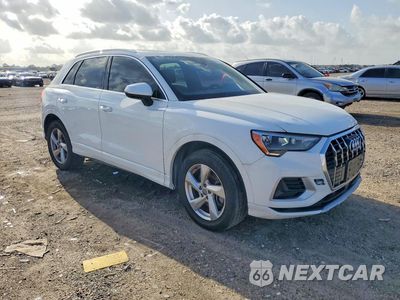 Czwarte zdjęcie samochodu z boku: 2020 AUDI Q3 PREMIUM VIN:WA1AECF30L1028642 - miniatura