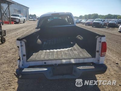 Zdjęcie 6 z 12 samochodu: 2004 DODGE DAKOTA SXT VIN:1D7HG12KX4S746460 - miniatura