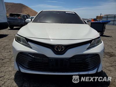 Piąte zdjęcie samochodu w środku: 2020 TOYOTA CAMRY LE VIN:4T1C11AK2LU865240 - miniatura