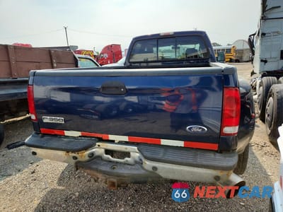 Trzecie zdjęcie samochodu z tyłu: 2006 FORD F350 SUPER DUTY VIN:1FTWW33P76ED21032 - miniatura