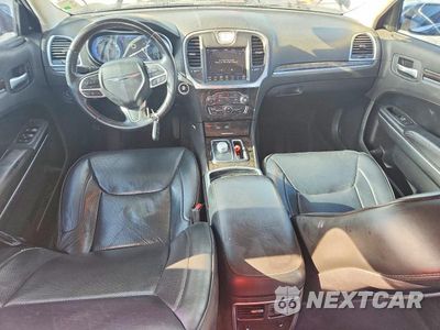 Zdjęcie 8 z 13 samochodu: 2018 CHRYSLER 300 LIMITED VIN:2C3CCAEG4JH296237 - miniatura