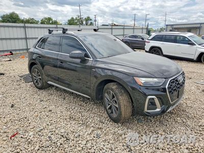 Czwarte zdjęcie samochodu z boku: 2023 AUDI Q5 PREMIUM PLUS 45 VIN:WA1EAAFY4P2180887 - miniatura