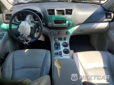 Zdjęcie 8 z 14 samochodu: 2011 TOYOTA HIGHLANDER SE VIN:5TDBK3EH3BS072829 - miniatura