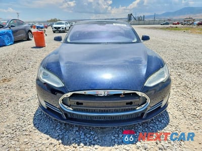 Piąte zdjęcie samochodu w środku: 2013 TESLA MODEL S VIN:5YJSA1DP1DFP06274 - miniatura