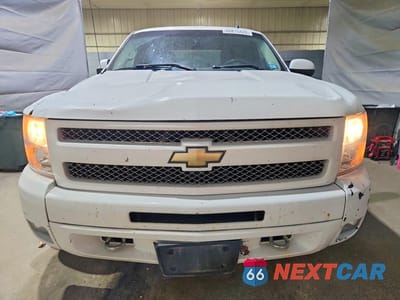 Piąte zdjęcie samochodu w środku: 2009 CHEVROLET SILVERADO K1500 LT VIN:1GCEK29009Z285760 - miniatura