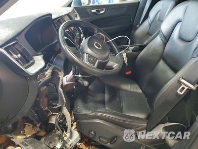 Zdjęcie 7 z 12 samochodu: 2018 VOLVO XC60 T6 MOMENTUM VIN:YV4A22RK2J1039082 - miniatura