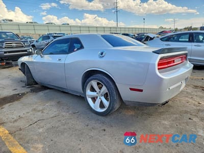 Drugie zdjęcie samochodu z przodu: 2010 DODGE CHALLENGER SRT-8 VIN:2B3CJ7DW1AH161277 - miniatura