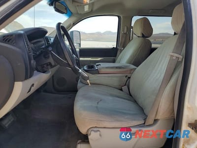 Zdjęcie 7 z 12 samochodu: 2008 CHEVROLET SILVERADO K2500 HEAVY DUTY VIN:1GCHK23K58F187413 - miniatura