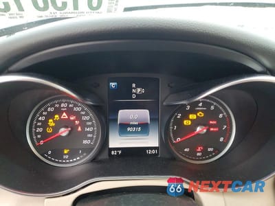 Zdjęcie 9 z 13 samochodu: 2015 MERCEDES-BENZ C 300 4MATIC VIN:55SWF4KB5FU078989 - miniatura