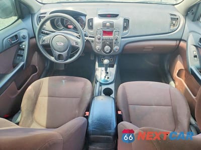 Zdjęcie 8 z 13 samochodu: 2010 KIA FORTE EX VIN:KNAFU4A23A5243163 - miniatura