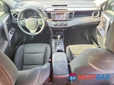 Zdjęcie 8 z 12 samochodu: 2018 TOYOTA RAV4 LE VIN:JTMZFREV9JJ740799 - miniatura