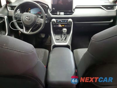 Zdjęcie 8 z 13 samochodu: 2024 TOYOTA RAV4 HYBRID XLE VIN:JTMRWRFVXRD239610 - miniatura