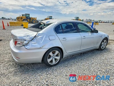 Trzecie zdjęcie samochodu z tyłu: 2008 BMW 528 XI VIN:WBANV13538CZ53703 - miniatura