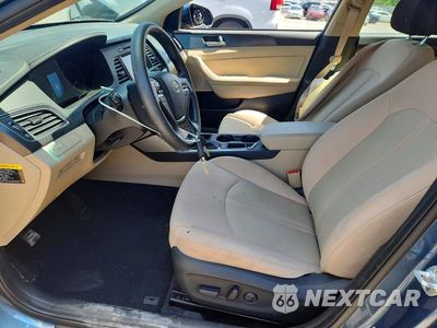 Zdjęcie 7 z 12 samochodu: 2017 HYUNDAI SONATA SPORT VIN:5NPE34AF8HH571497 - miniatura