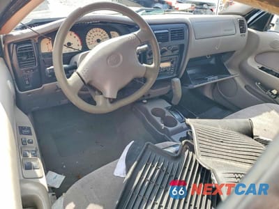 Zdjęcie 8 z 12 samochodu: 2001 TOYOTA TACOMA DOUBLE CAB PRERUNNER VIN:5TEGN92N01Z820822 - miniatura
