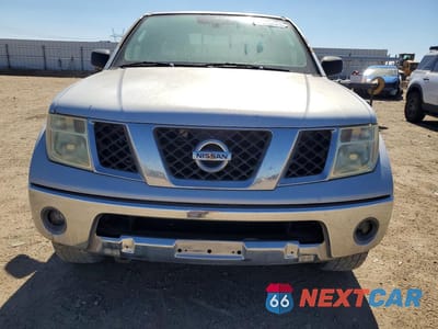 Piąte zdjęcie samochodu w środku: 2005 NISSAN FRONTIER SE VIN:1N6AD06U05C424820 - miniatura