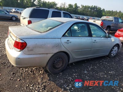Trzecie zdjęcie samochodu z tyłu: 2005 TOYOTA CAMRY LE VIN:4T1BE32K25U538754 - miniatura
