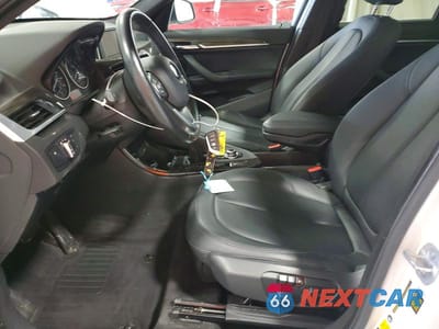 Zdjęcie 7 z 13 samochodu: 2016 BMW X1 XDRIVE28I VIN:WBXHT3C30G5E52275 - miniatura