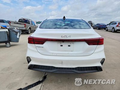 Zdjęcie 6 z 13 samochodu: 2022 KIA FORTE LXS VIN:3KPF24ADXNE451920 - miniatura