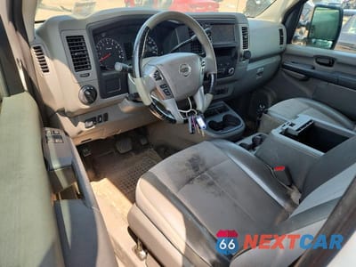Zdjęcie 8 z 13 samochodu: 2019 NISSAN NV 2500 V8 2500 CARGO VAN HIGH ROOF VIN:1N6AF0LY0KN800742 - miniatura