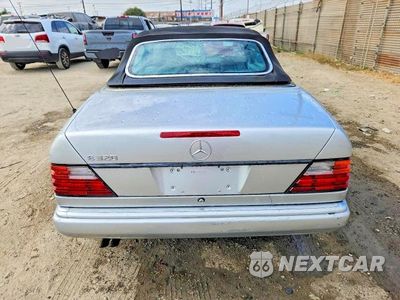 Zdjęcie 6 z 12 samochodu: 1995 MERCEDES-BENZ E 320 VIN:WDBEA66E7SC185995 - miniatura