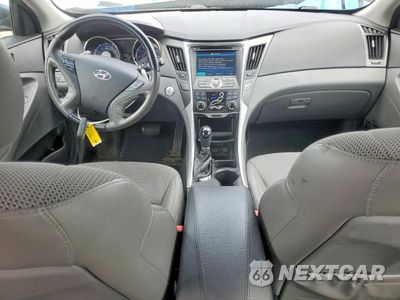 Zdjęcie 8 z 12 samochodu: 2013 HYUNDAI SONATA SE 2.0T VIN:5NPEC4AB7DH633673 - miniatura