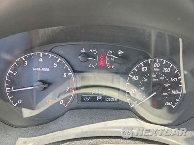 Zdjęcie 9 z 12 samochodu: 2016 NISSAN SENTRA S VIN:3N1AB7AP2GY300810 - miniatura