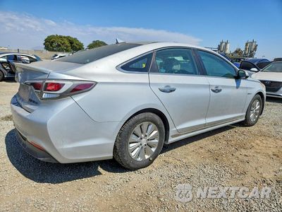 Trzecie zdjęcie samochodu z tyłu: 2016 HYUNDAI SONATA HYBRID SE VIN:KMHE24L11GA040275 - miniatura