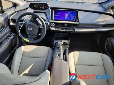 Zdjęcie 8 z 12 samochodu: 2023 TOYOTA PRIUS XLE VIN:JTDADABU1P3006476 - miniatura