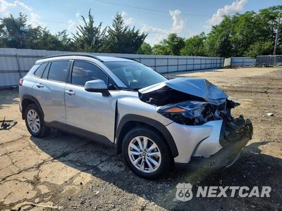 Czwarte zdjęcie samochodu z boku: 2023 TOYOTA COROLLA CROSS LE VIN:7MUCAABG9PV062309 - miniatura