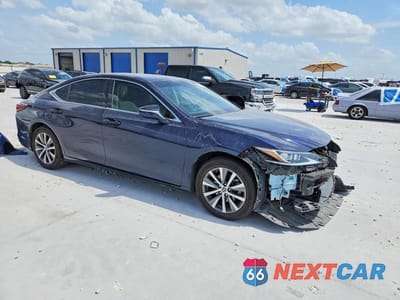 Czwarte zdjęcie samochodu z boku: 2021 LEXUS ES 350 4D VIN:58ACZ1B16MU084195 - miniatura