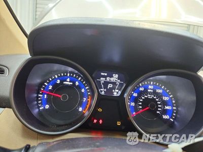 Zdjęcie 9 z 12 samochodu: 2013 HYUNDAI ELANTRA GLS VIN:5NPDH4AEXDH209007 - miniatura