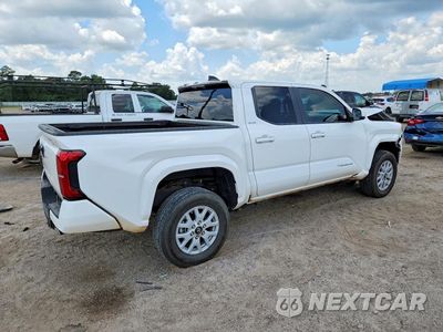 Trzecie zdjęcie samochodu z tyłu: 2025 TOYOTA TACOMA SR5 VIN:3TMKB5FN9SM024672 - miniatura