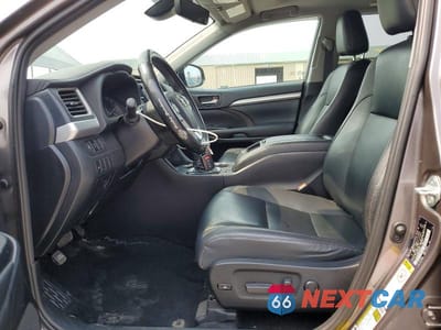 Zdjęcie 7 z 13 samochodu: 2019 TOYOTA HIGHLANDER XLE VIN:5TDJZRFH7KS630044 - miniatura