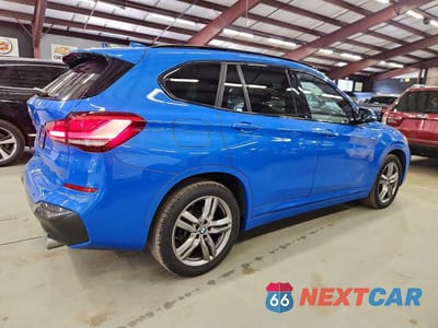 Trzecie zdjęcie samochodu z tyłu: 2021 BMW X1 XDRIVE28I VIN:WBXJG9C00M5S73550 - miniatura