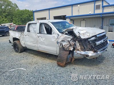Czwarte zdjęcie samochodu z boku: 2017 CHEVROLET SILVERADO K1500 LT VIN:3GCUKRECXHG123010 - miniatura