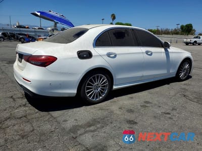 Trzecie zdjęcie samochodu z tyłu: 2021 MERCEDES-BENZ E 350 VIN:W1KZF8DB7MA927745 - miniatura