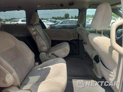 Zdjęcie 11 z 14 samochodu: 2015 TOYOTA SIENNA LE VIN:5TDKK3DC1FS535997 - miniatura