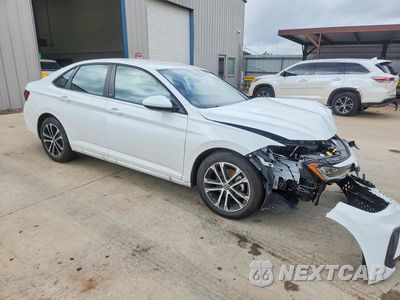 Czwarte zdjęcie samochodu z boku: 2026 VOLKSWAGEN JETTA SPORT VIN:3VWBW7BU0TM011448 - miniatura