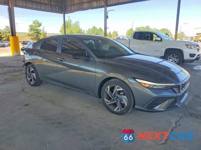 Czwarte zdjęcie samochodu z boku: 2025 HYUNDAI ELANTRA SEL SPORT VIN:KMHLM4DG3SU017589 - miniatura