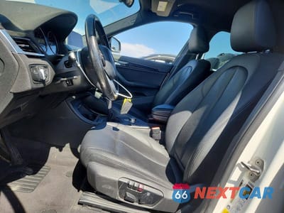 Zdjęcie 7 z 14 samochodu: 2018 BMW X1 SDRIVE28I VIN:WBXHU7C35J5L08889 - miniatura