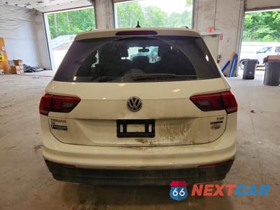 Zdjęcie 6 z 13 samochodu: 2018 VOLKSWAGEN TIGUAN VIN:3VV2B7AX7JM151831 - miniatura